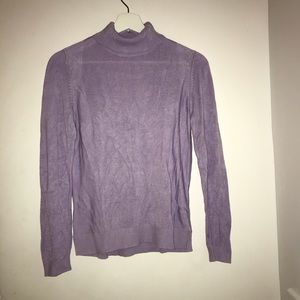 TURTLE NECK LONG SLEEVE SHIRT IN LILAC